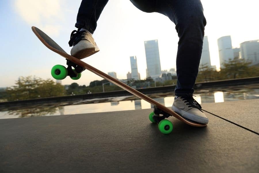 Skateboard Turning at a Standstill